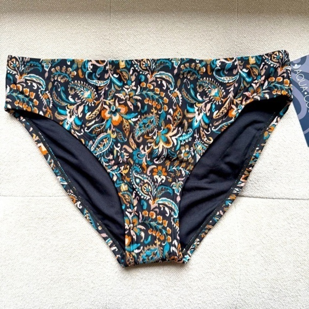 NWT Aqua Couture bikini bottoms size medium